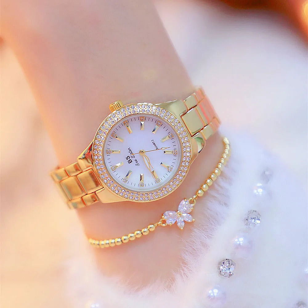 Ladies' linked watch with full diamond-set dial, 3.5cm case, 1.5cm band, gold or silver vacuum-plated finish.