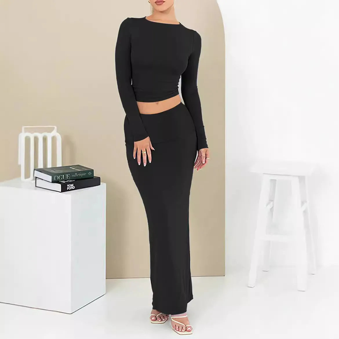 Women's autumn two-piece suit in polyester with slim fit, long skirt, and three-quarter sleeves