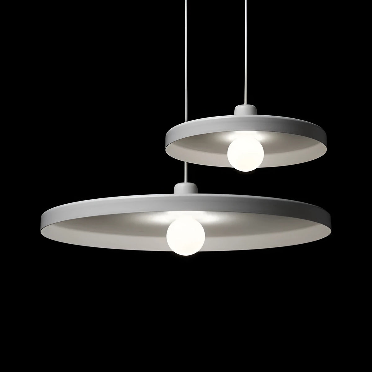 Aluminium alloy bar-style chandelier ceiling light for commercial restaurants in black or white finish