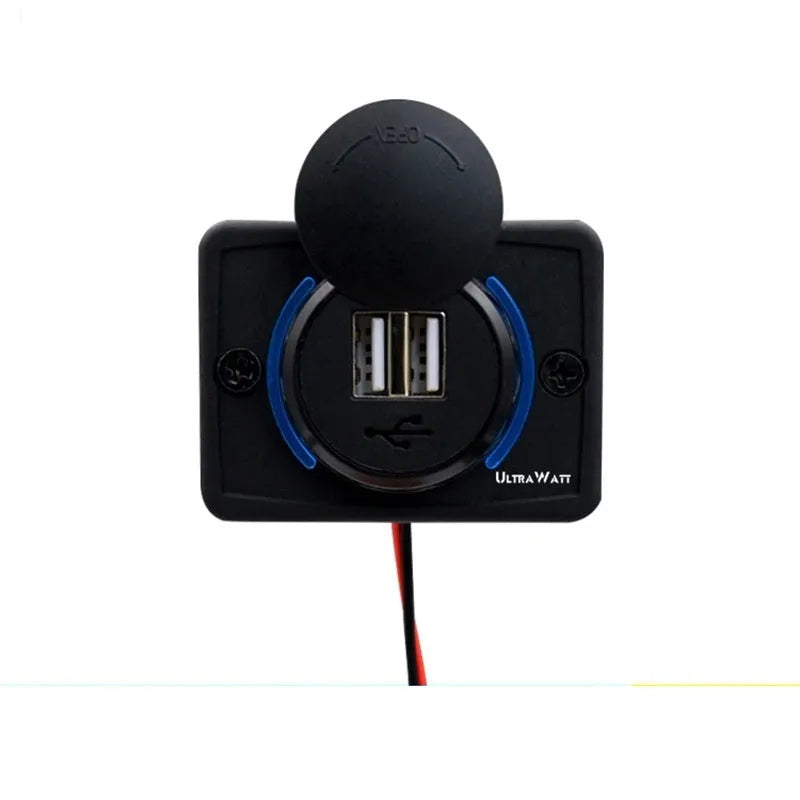 Black 12-24V USB car charger with 3.1A output for vehicle installation
