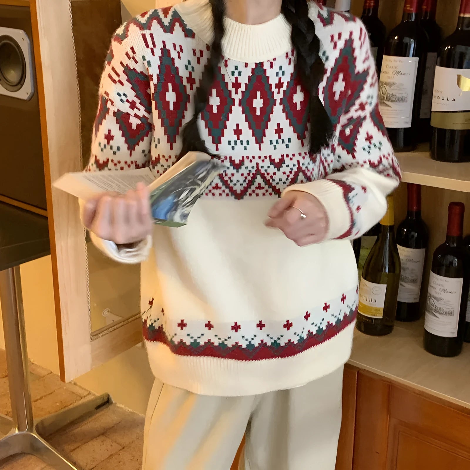 Loose striped pullover knitted top in polyester with long sleeves