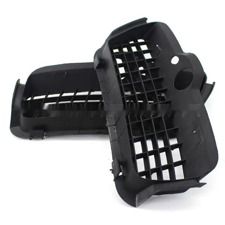 Black ABS plastic fog light cover and lower grille assembly for Volkswagen Golf 3 front bumper.