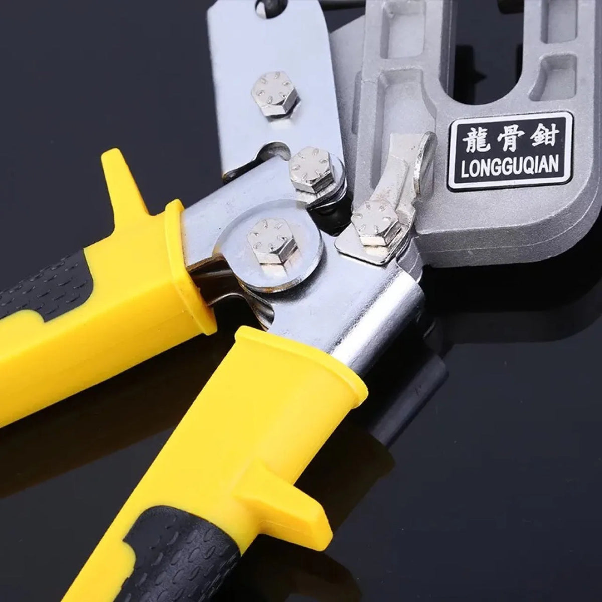 Yellow one-handed light steel keel pliers with 300 cm blade by Xujiang