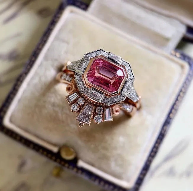 Geometric women's fashion ring with rose gold colour and European retro styling