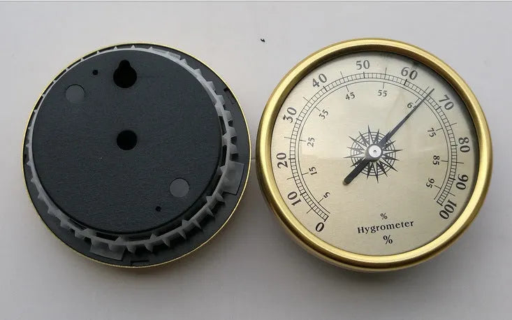 Aluminium analogue thermometer and hygrometer with round dial for temperature and humidity