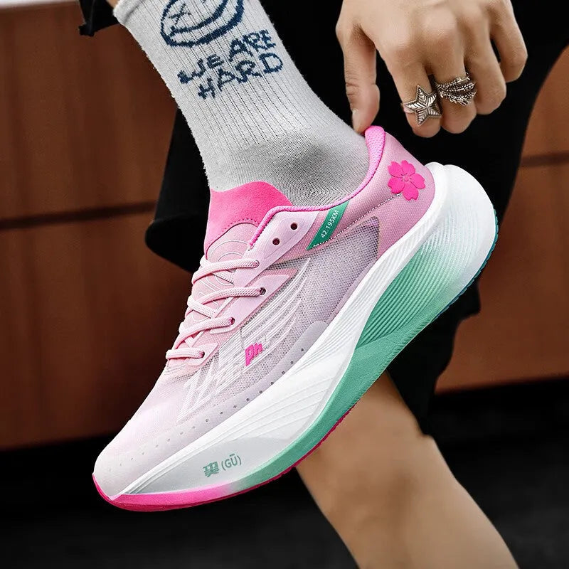 Low-top racing sneakers with carbon plate, PU mesh upper, and natural rubber sole in multiple colours