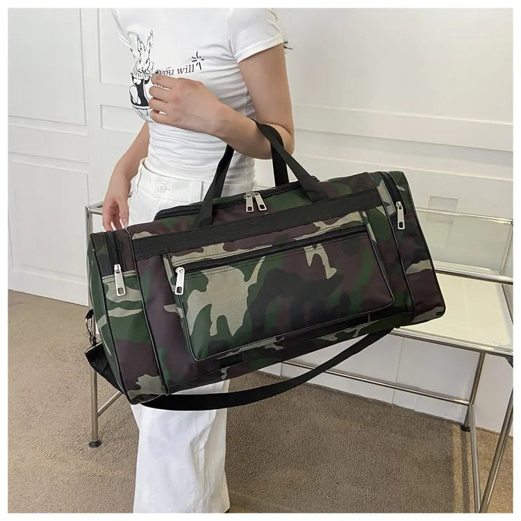 Green camouflage waterproof luggage bag with 20L capacity and urban design.