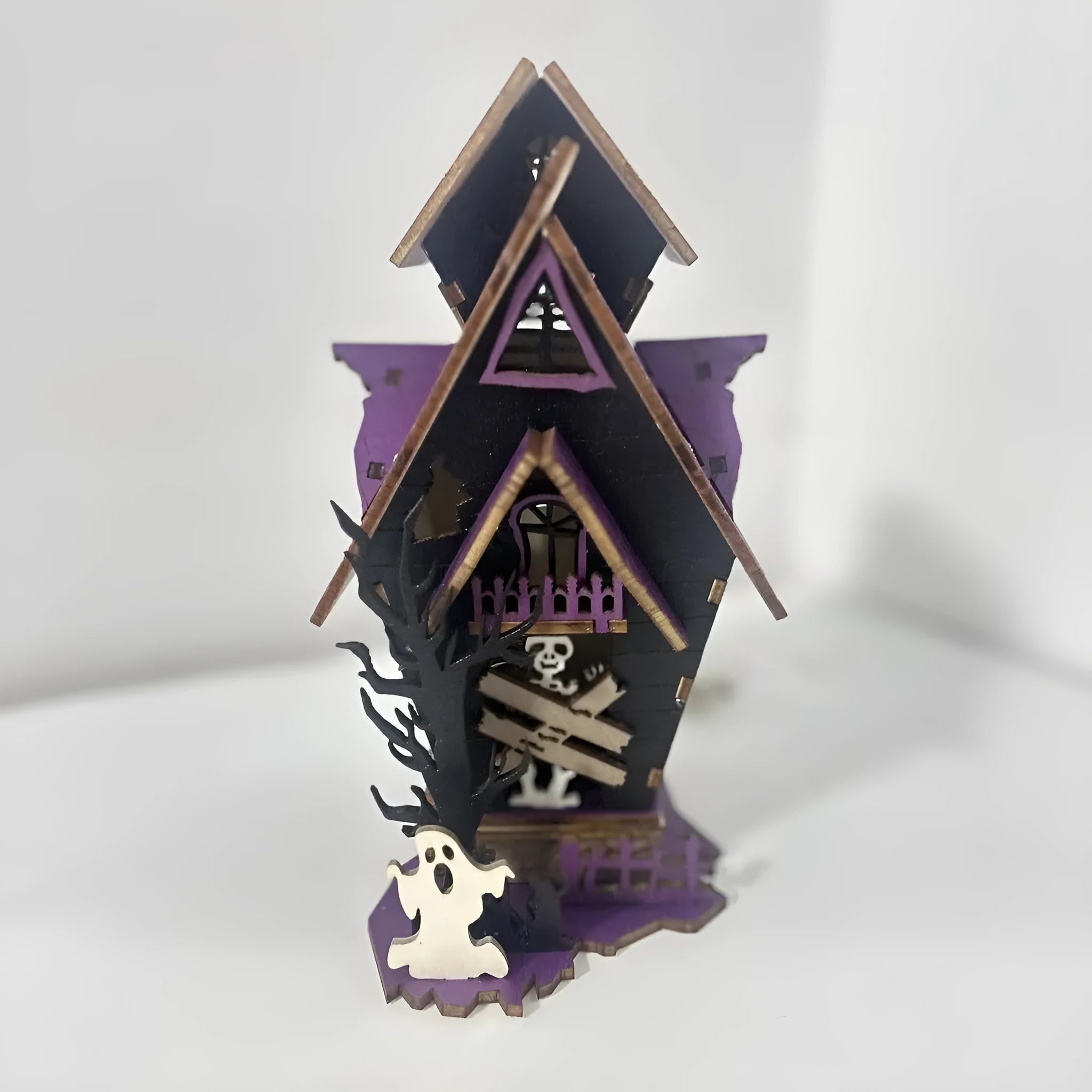 DIY wooden haunted house Halloween table decoration with glowing effect measuring 14x10.5x19cm
