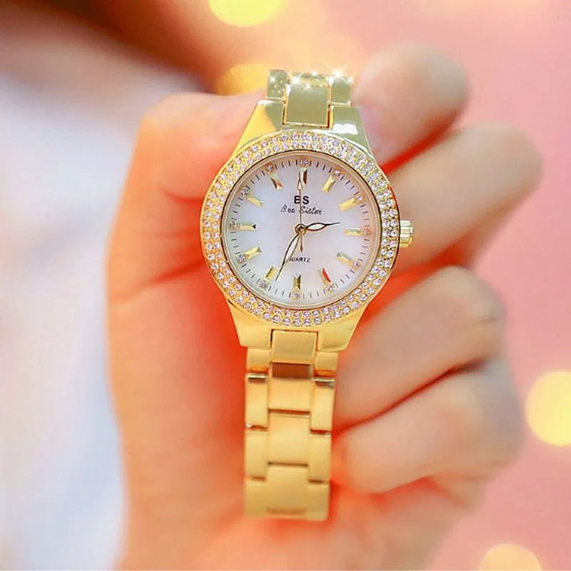 Ladies' linked watch with full diamond-set dial, 3.5cm case, 1.5cm band, gold or silver vacuum-plated finish.