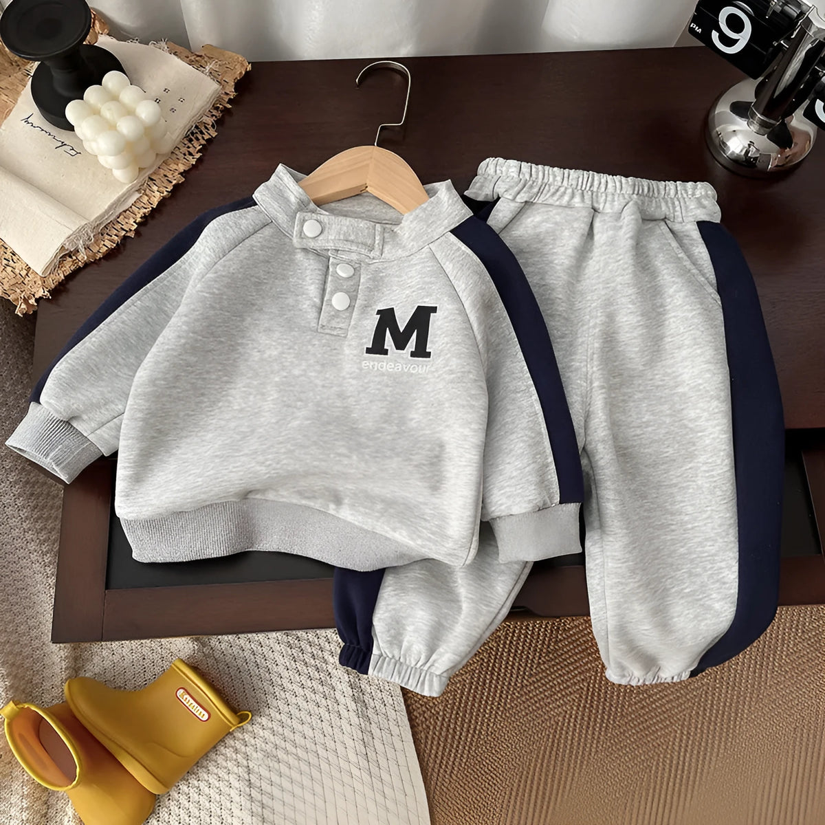 Boys' grey colour matching letters sweater suit set with long sleeve top and trousers on child