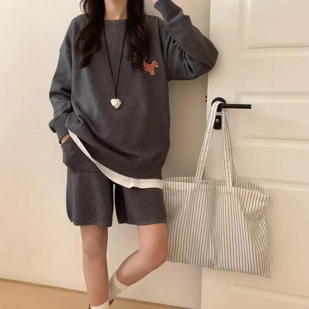 Women's milk blue casual knitted sweater and shorts suit with animal embroidery pattern