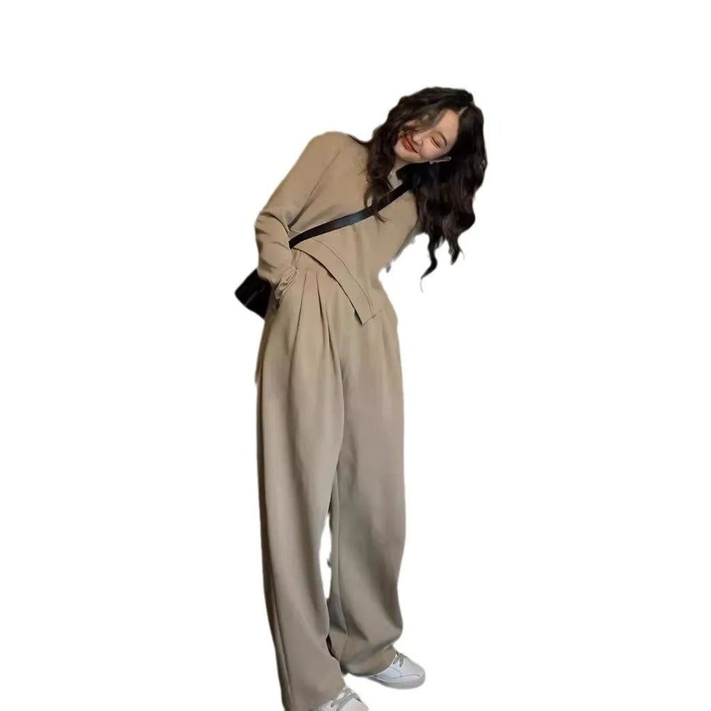 Women's khaki casual sports suit two-piece set with loose fit design and Japanese Korean styling