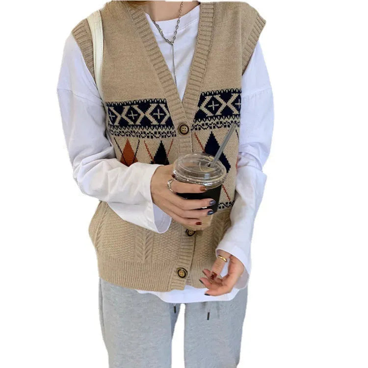 Loose sleeveless cardigan top with diamond plaid pattern in khaki colour