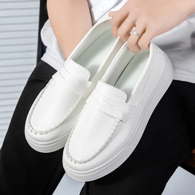British-style men's casual leather shoes with round toe in white, black and white, and khaki colour options