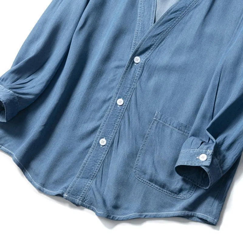 Men's loose V-neck denim coat with three-quarter sleeves in dark blue polyester