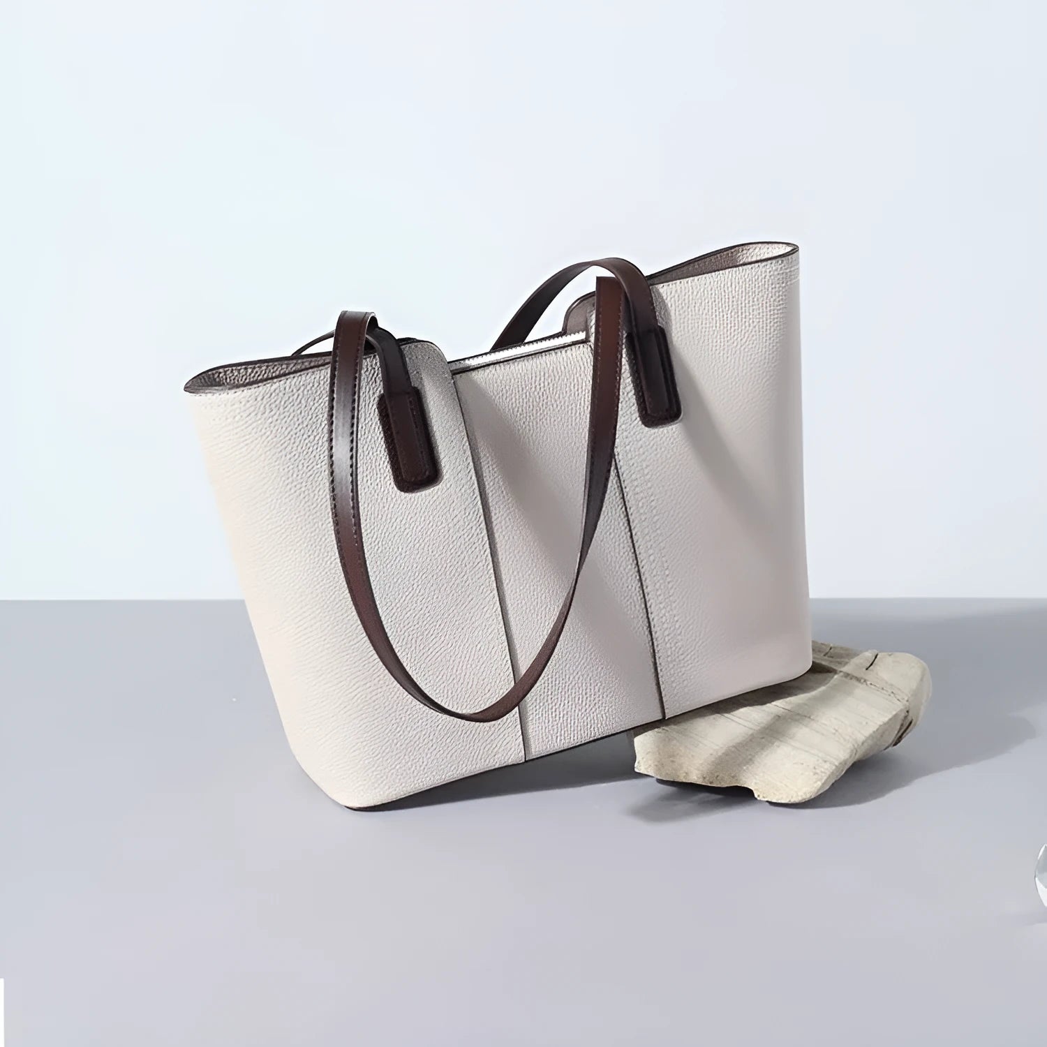 Genuine leather women's shoulder bag in box shape with large capacity and internal phone compartment