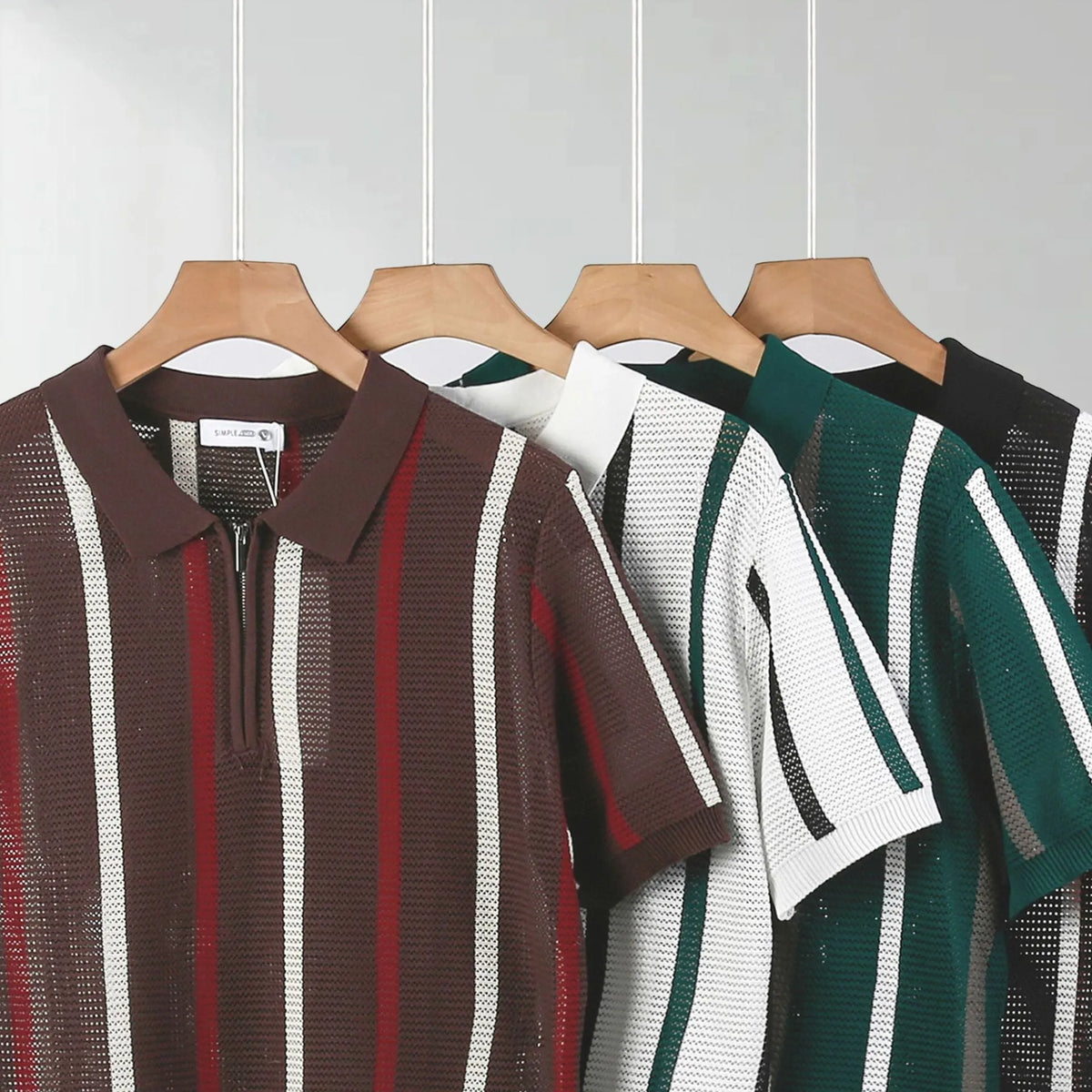 Short-sleeved loose-fit polo shirt with mesh knit fabric and zipper decorations.