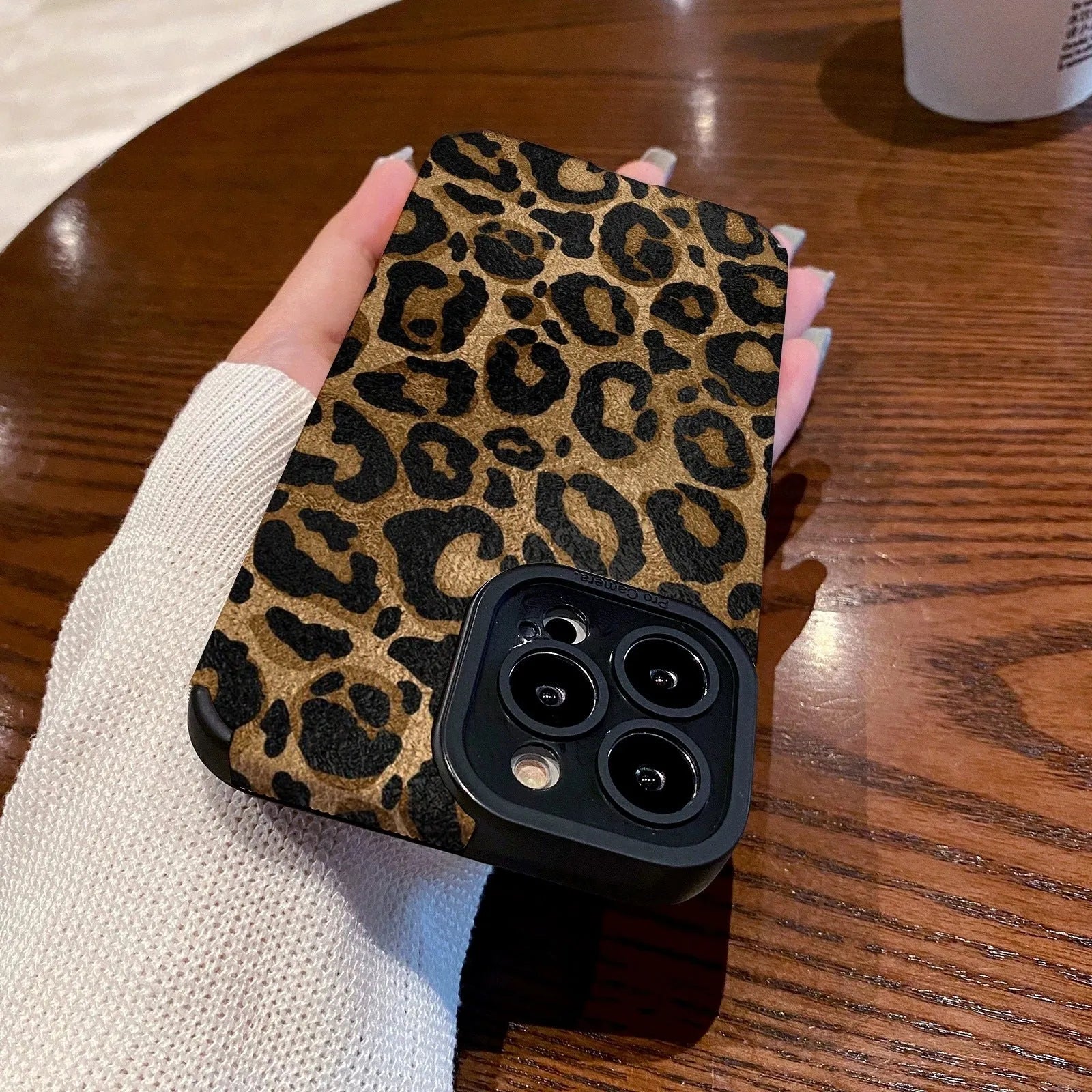 Gold leopard print all-inclusive phone case for Apple iPhone models, imitation leather, anti-fingerprint