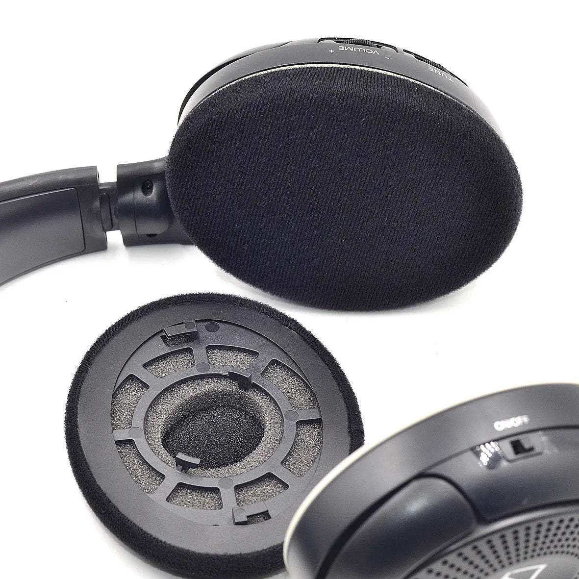 Replacement ear cushion for Sennheiser RS120 headphones, snap-on sponge tip in velvet or protein skin finish