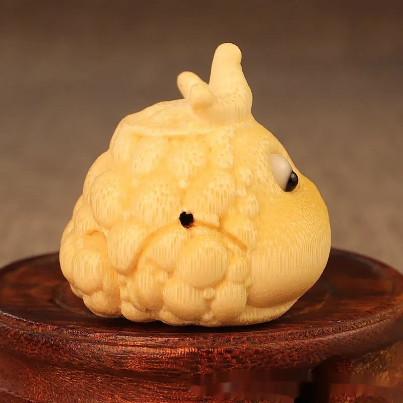 Solid bamboo carving of a Crown Princess toad ornament in cute style, 5.0 cm size.