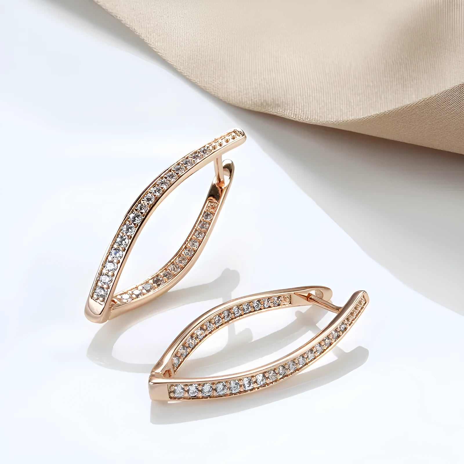 Geometric-shaped zircon eardrop earrings for women in H0493 colour, made from copper.