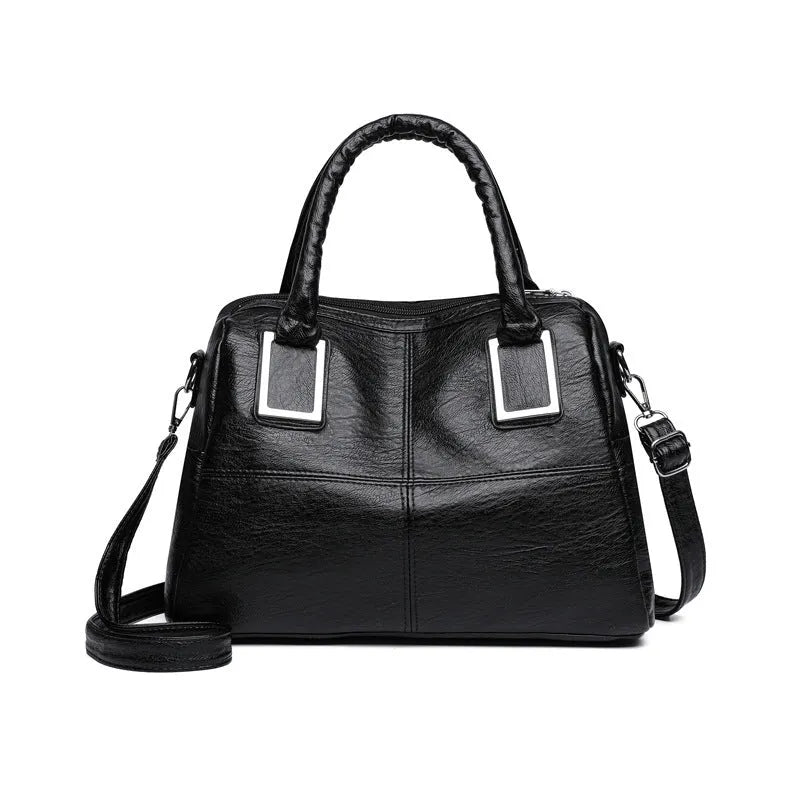 Women's practical shoulder bag in horizontal square shape with large capacity interior