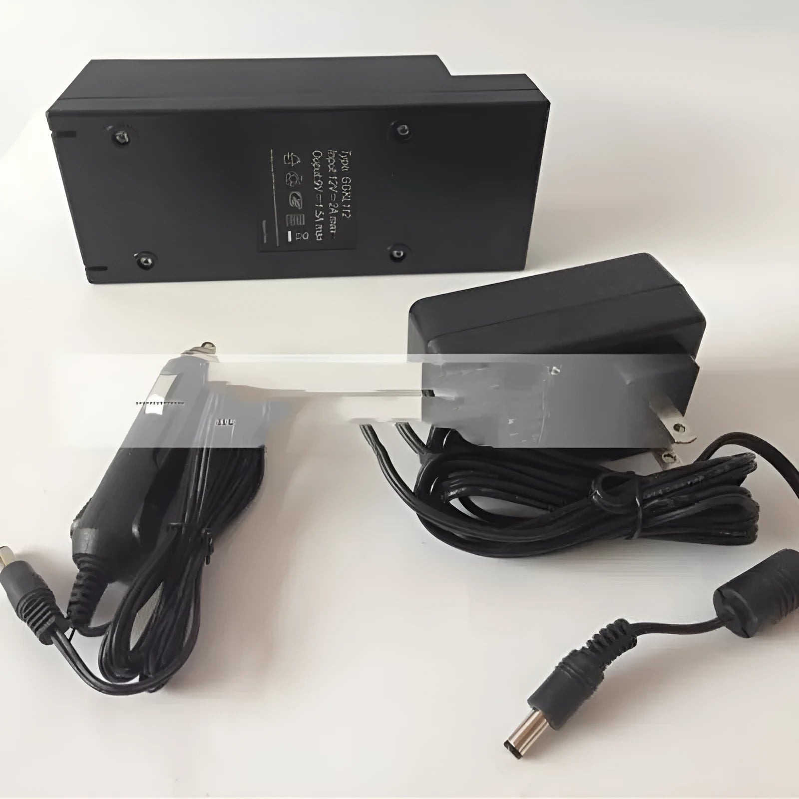 GKL112 car charger with 220V US plug for vehicle installation, 50g lightweight design