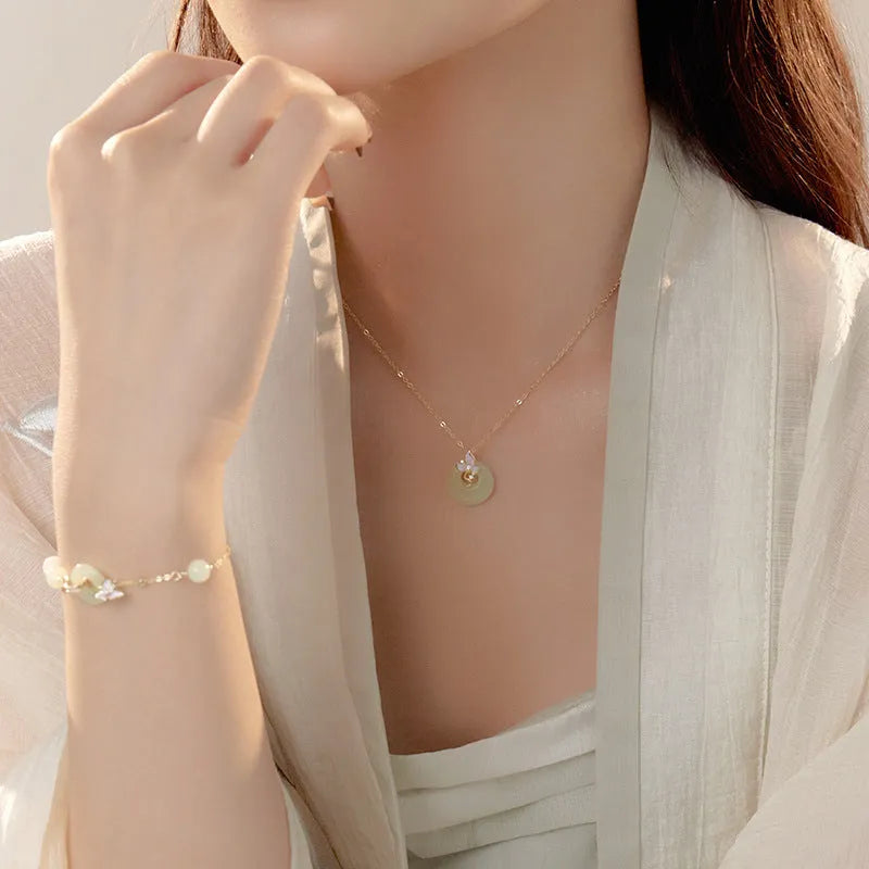 925 silver orchid necklace with peace buckle fastening and geometric flower pendant on O-ring chain