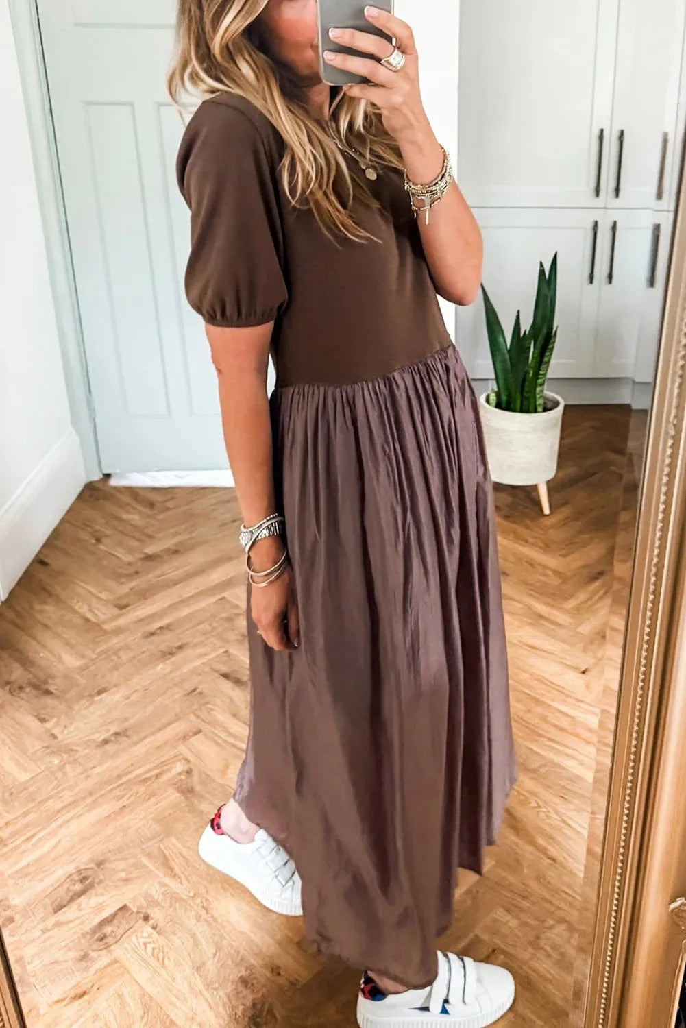 Women's short sleeve knitted patchwork dress in coffee with high waist and mid-length skirt, sizes S to XL