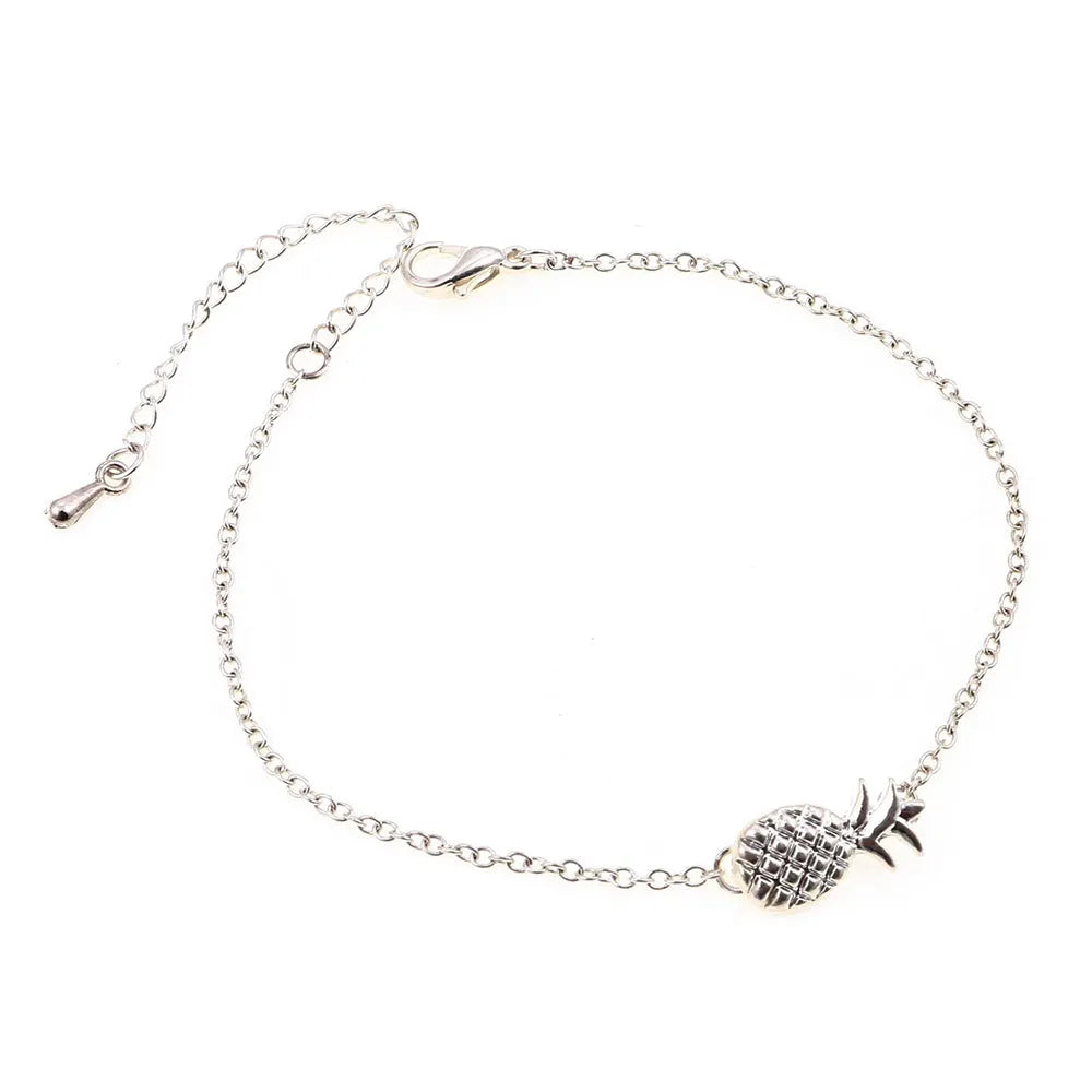 Alloy pineapple bracelet showing gold and silver colour options with adjustable clasp