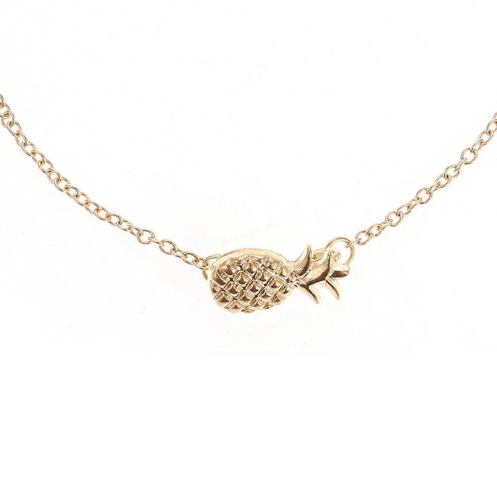 Alloy pineapple bracelet showing gold and silver colour options with adjustable clasp