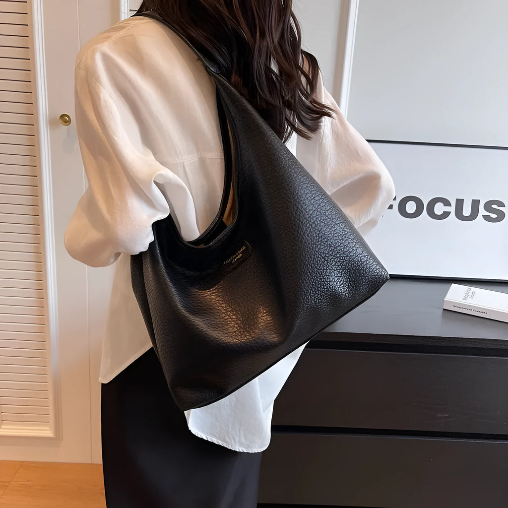 New casual soft leather large capacity women's bag in plaid pattern, black colour, with single shoulder strap