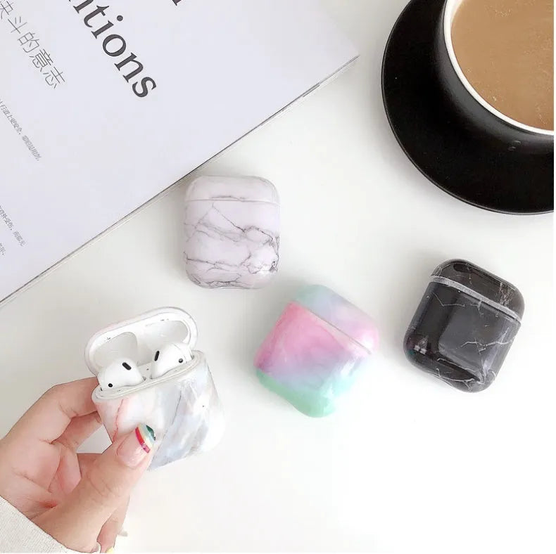 White marble pattern hard PC protective case for Apple AirPods 1 and 2 charging box.