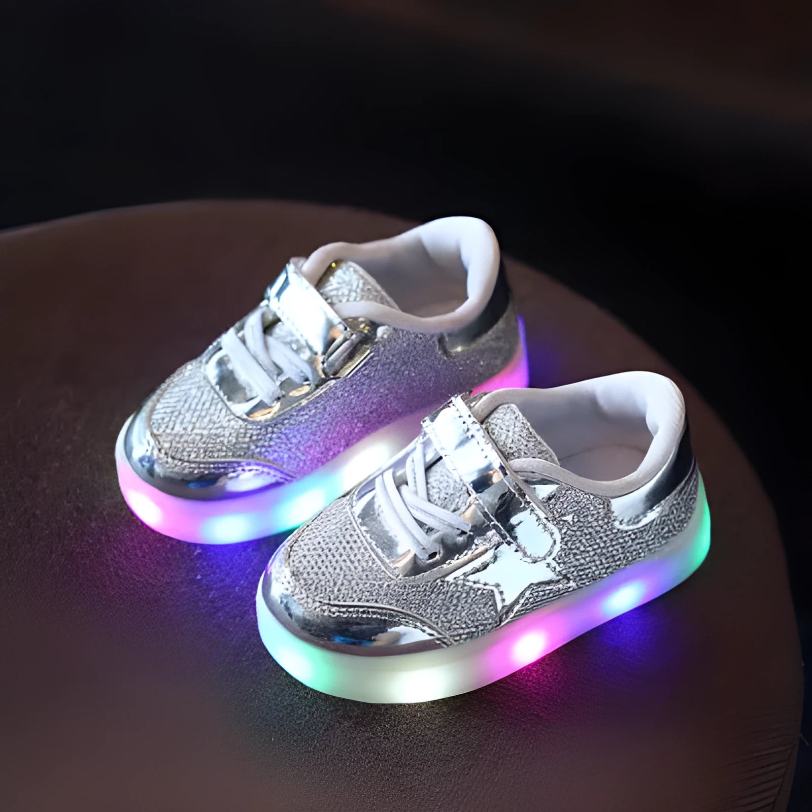 LED shoe magic button in golden with illuminated light, for children's shoes sizes EU 21-30