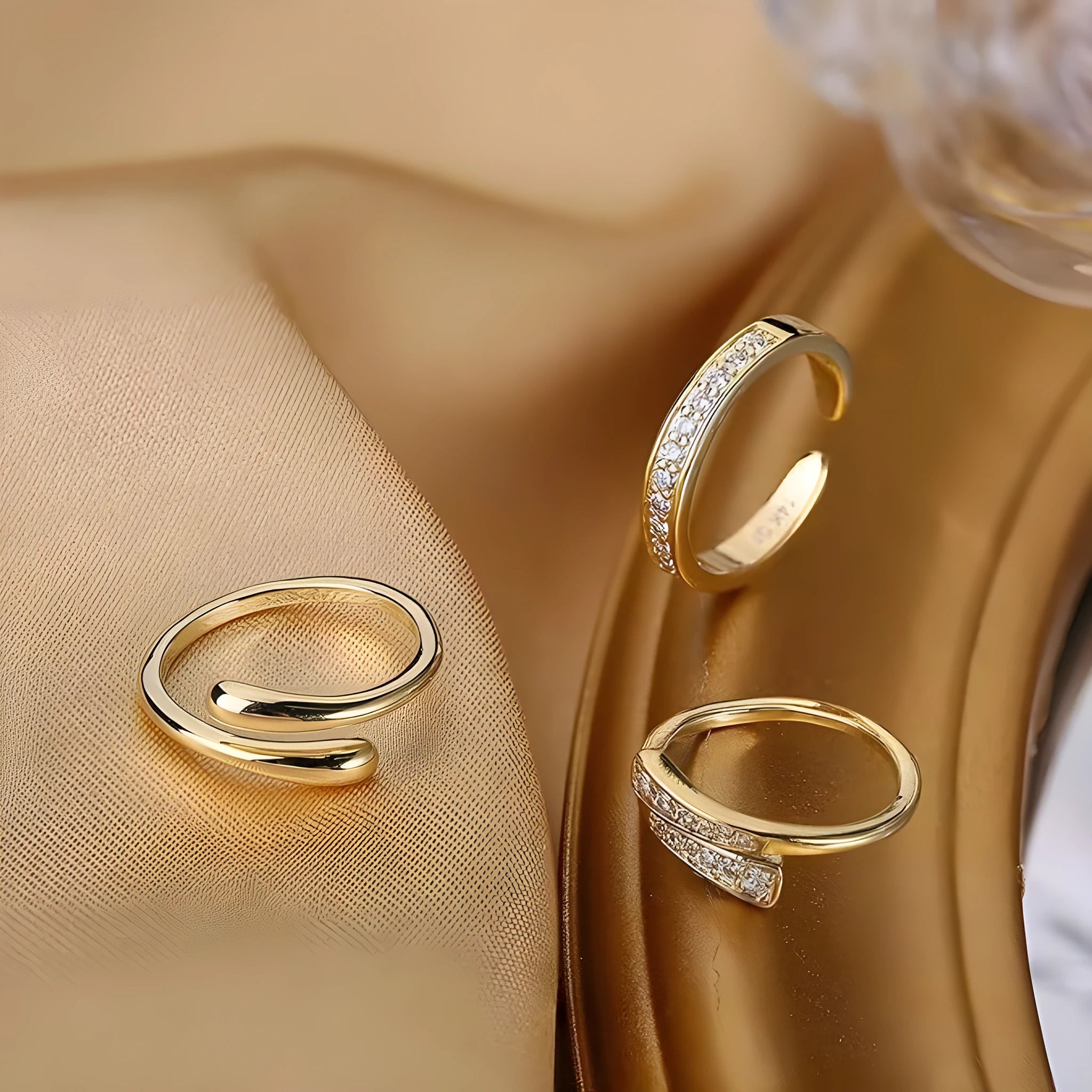 Geometric gold plated toe ring with rhinestone or water drop decoration on alloy base