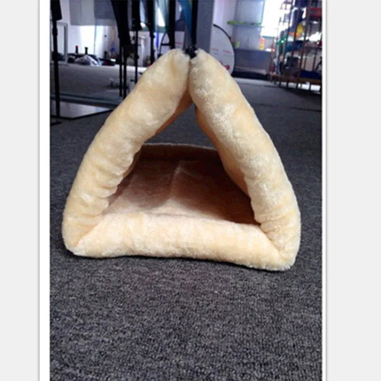 Cat tunnel sleeping bag in suede and plush fabric with crinkle sound feature, 90x75cm