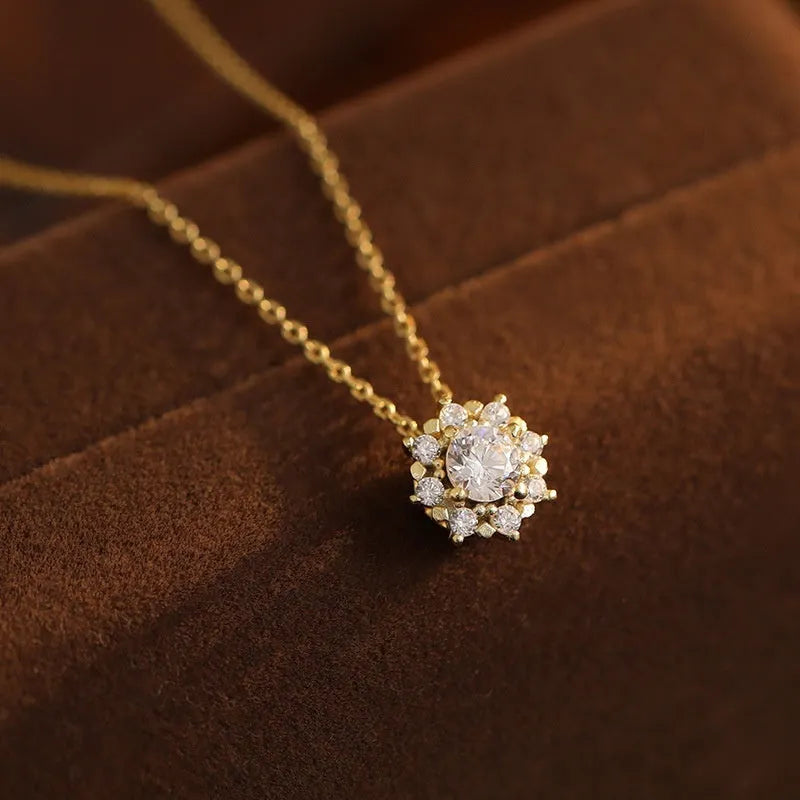 Silver snowflake zircon pendant necklace under banyan tree in white gold electroplated finish