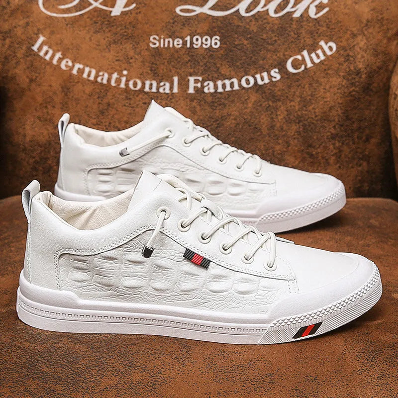 White men's lace-up casual sneakers with round toe and rubber sole
