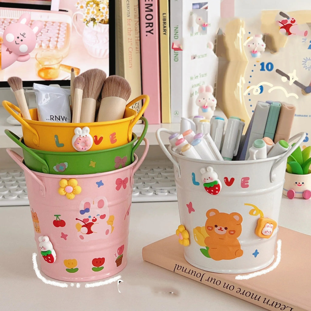 Round metal desktop pen holder in a choice of ten colours and decorative sticker patch designs.