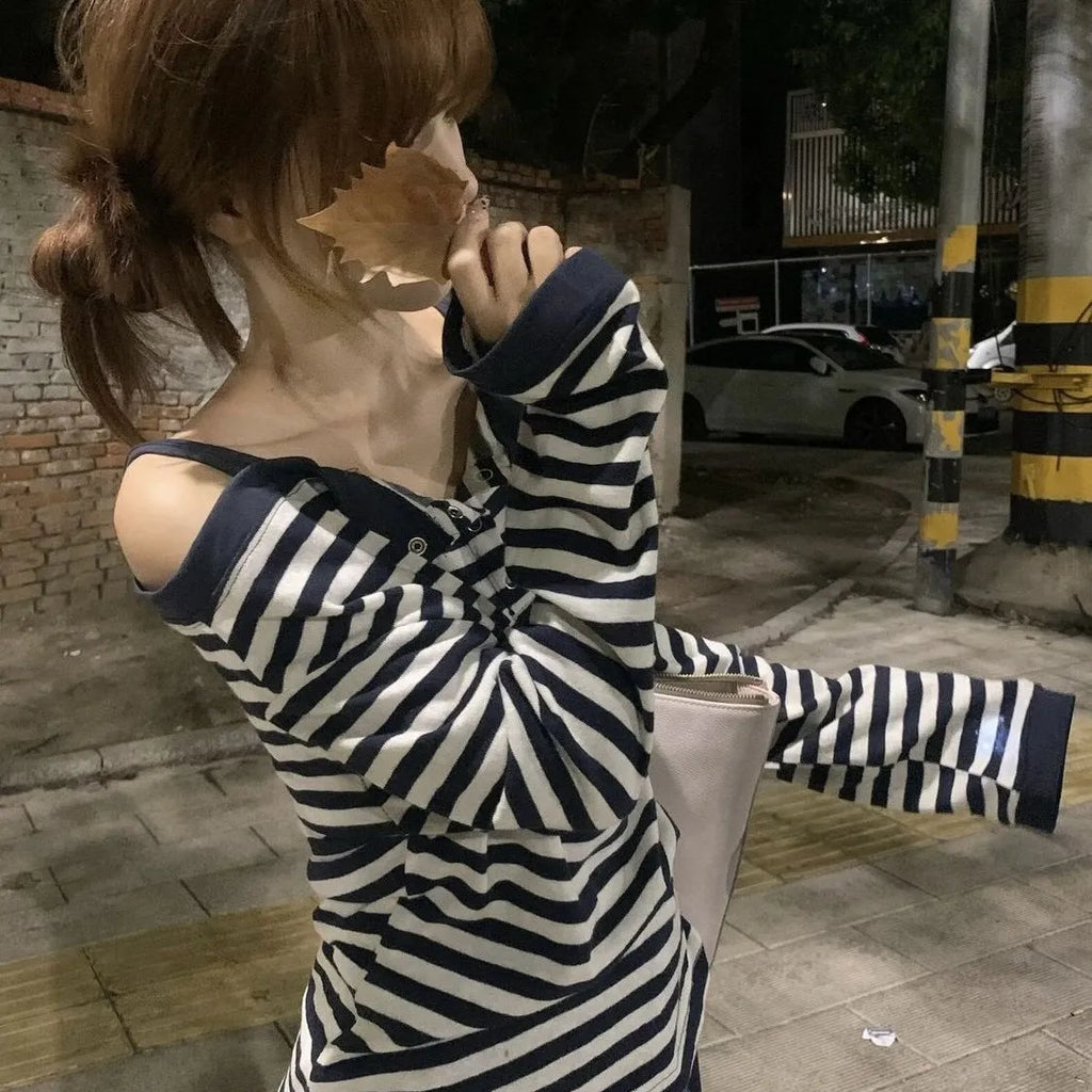 Women's dark blue oversized Korean-style t-shirt with embroidery and striped pattern