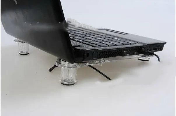Transparent laptop cooling pad with three fans, 290mm x 160mm x 40mm inclined body and four rubber pads