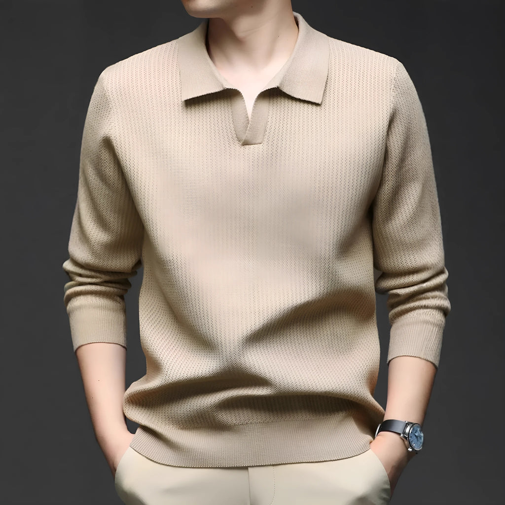 Man wearing a loose green casual pullover sweater, showcasing its autumn leisure style.