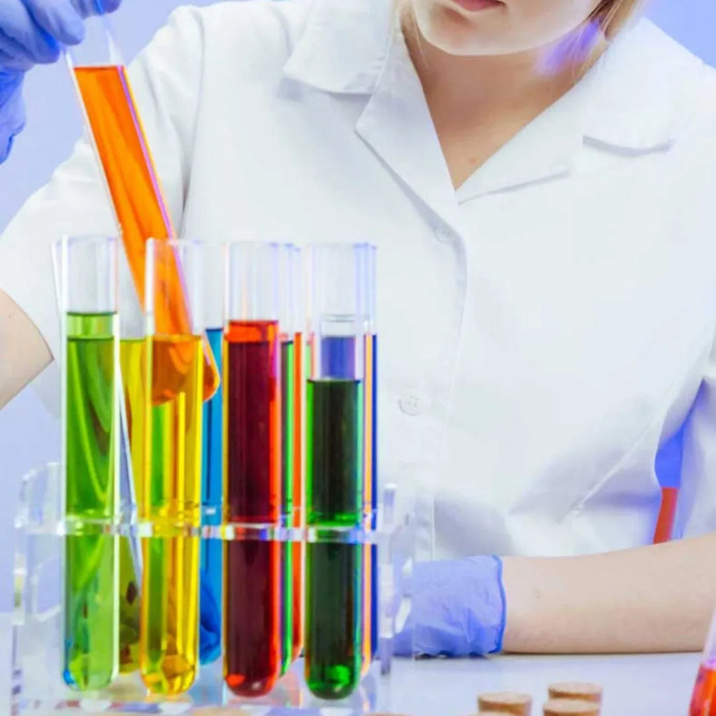 Chlorine dioxide test paper strips in bottle for waste water concentration detection