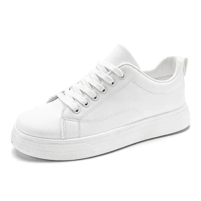 Men's Korean-style low top breathable sneakers in black and white colour options