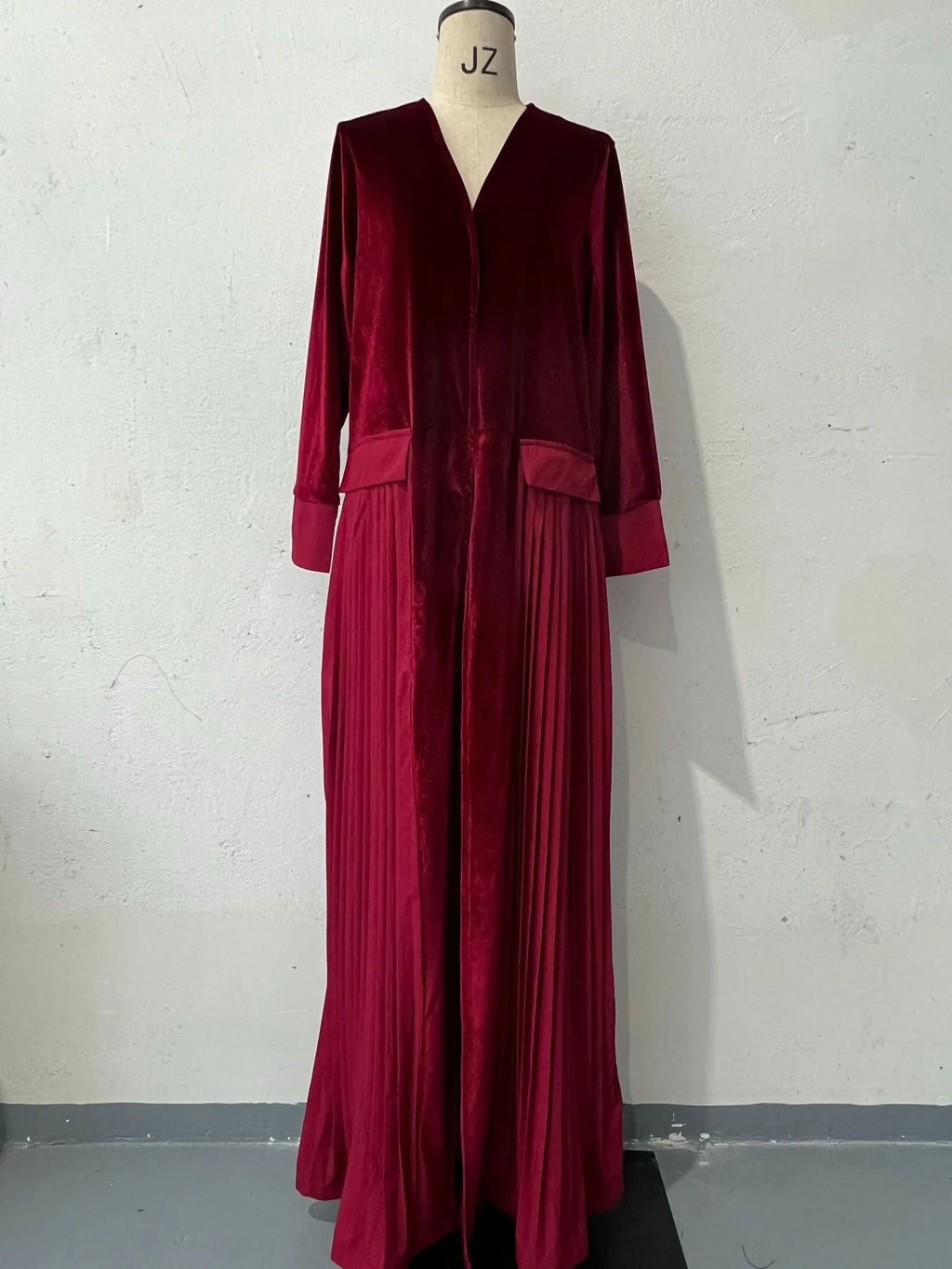 Women's wine red pleated stitching coat with long sleeves, street hipster style, sizes S to XXL.