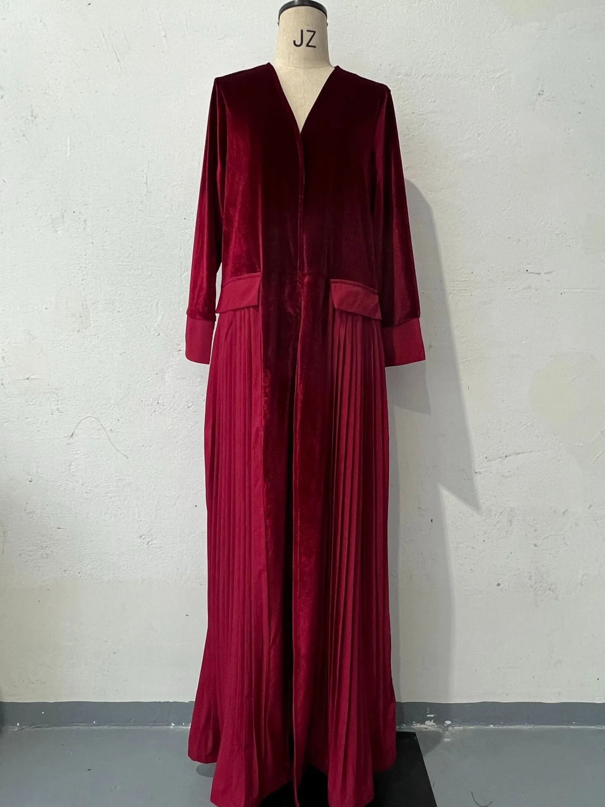 Women's wine red pleated stitching coat with long sleeves, street hipster style, sizes S to XXL.
