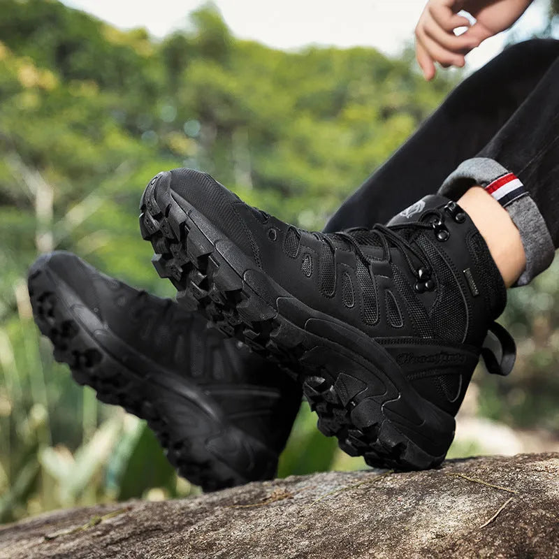 Men's outdoor combat boots in sand colour with space plus Oxford cloth upper and rubber sole