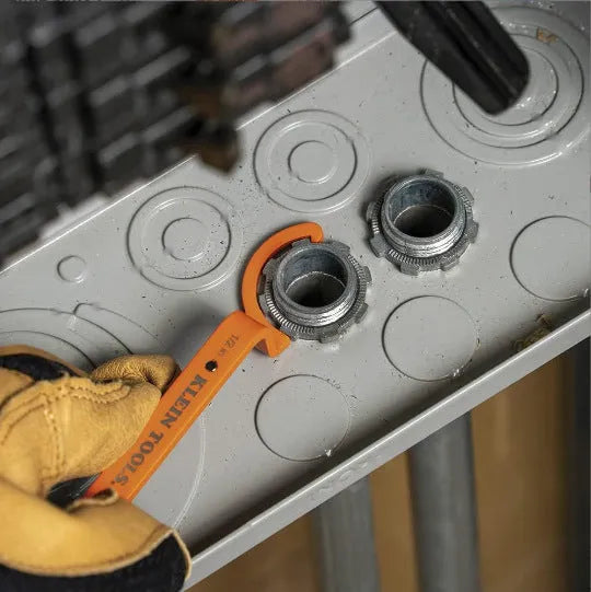 Crescent magnetic suction wrench three-piece set showing orange, grey, and black wrenches with different sizes