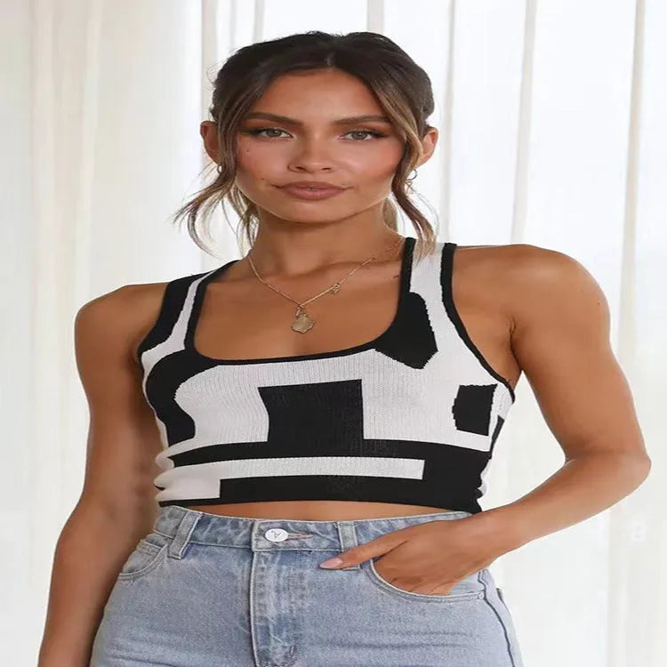 Women's U-collar camisole in polyester fabric with slim fit street fashion styling