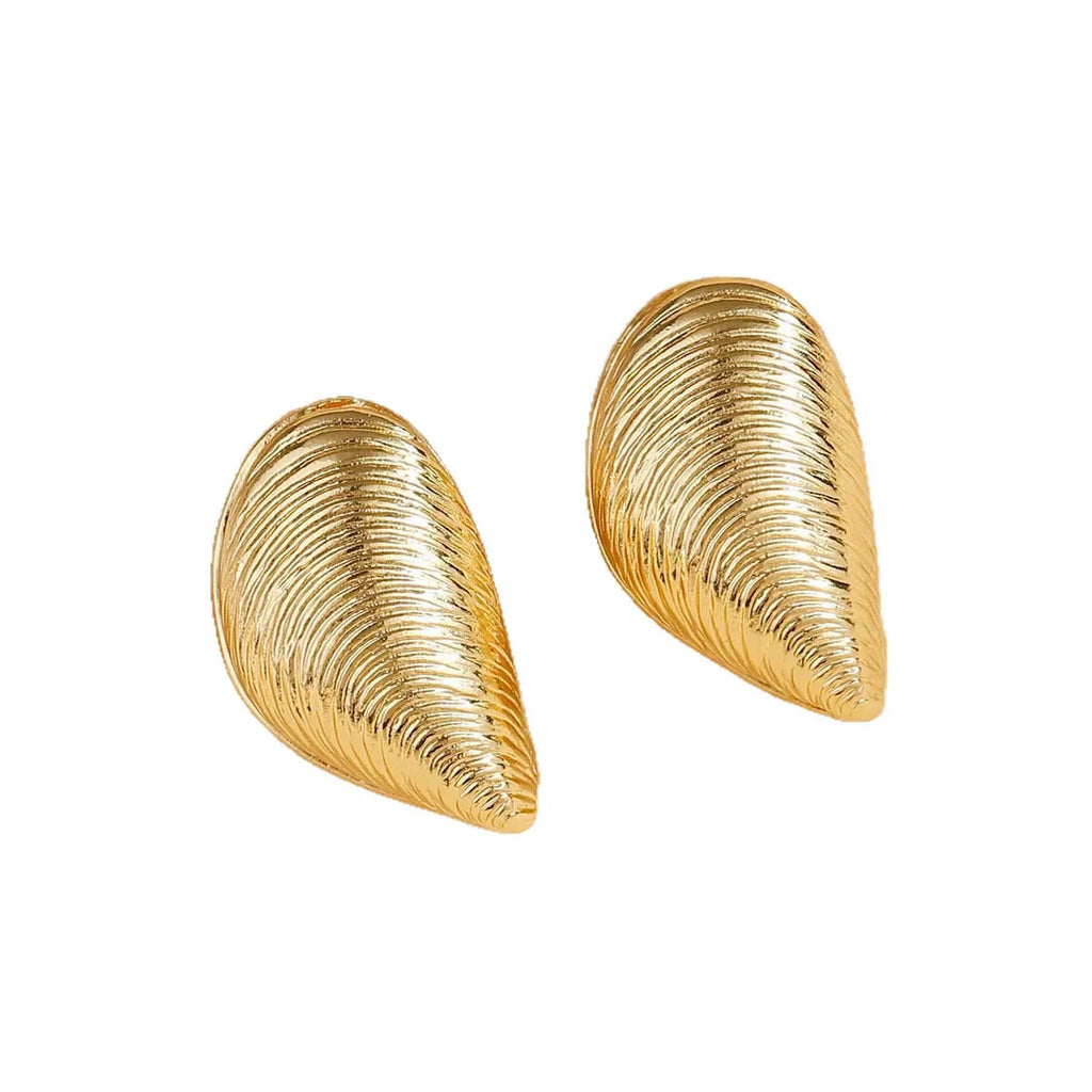 Gold electroplated zinc alloy geometric shell ear clips for women beach style